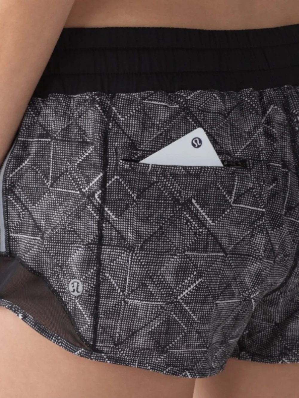 Lululemon hotty hot shorts size 6 2.5” inseam running track beach summer
